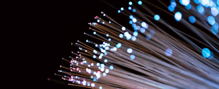 Światłowody w Polsce 2025: Aktualne ceny